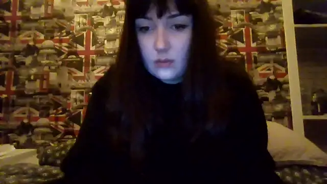 Lynylou online show from December 4, 8:09 pm