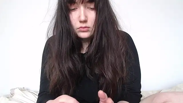 Lynylou online show from April 1, 12:39 pm