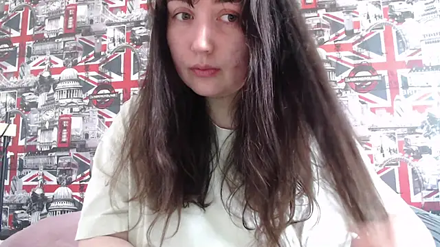 Lynylou online show from April 9, 2:44 pm