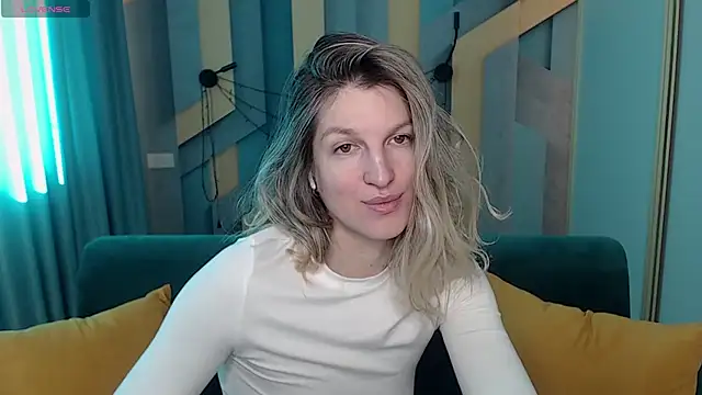 EmilyWalkeri online show from March 3, 8:09 am