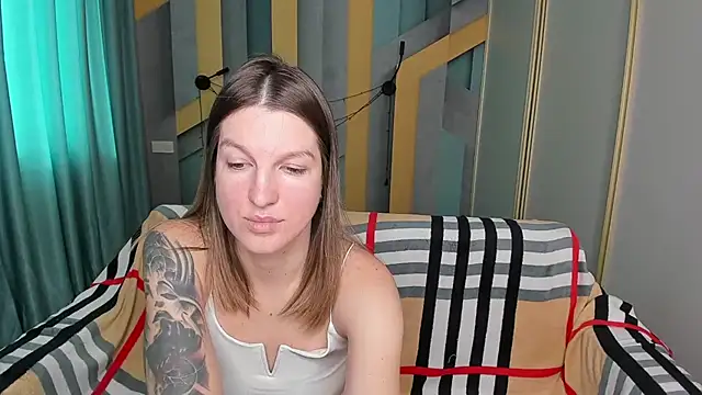 EmilyWalkeri online show from November 12, 9:40 am