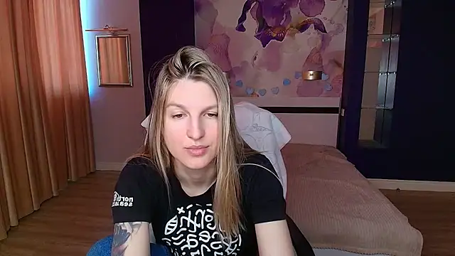 EmilyWalkeri online show from May 25, 6:56 am