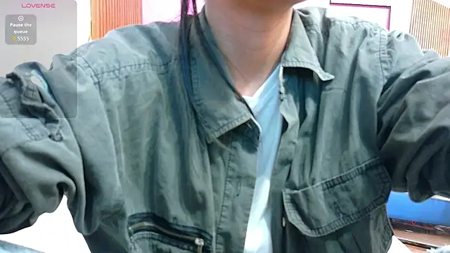 yourcuteneighbourr online show from May 26, 3:39 am