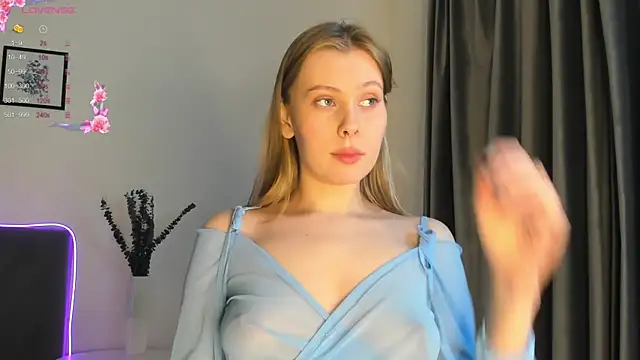 elliediaz online show from December 22, 8:01 pm