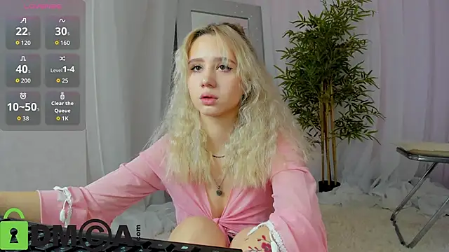 Snapshot of Valerie_Woods chatting on September 27, 1:02 am Valerie Woods online show from September 27, 1:02 am
