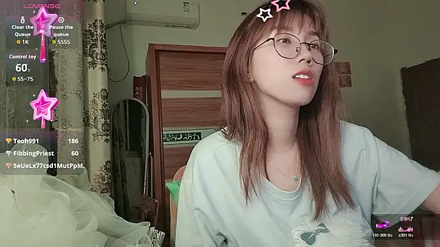 Lili 666 online show from May 4, 6:12 pm
