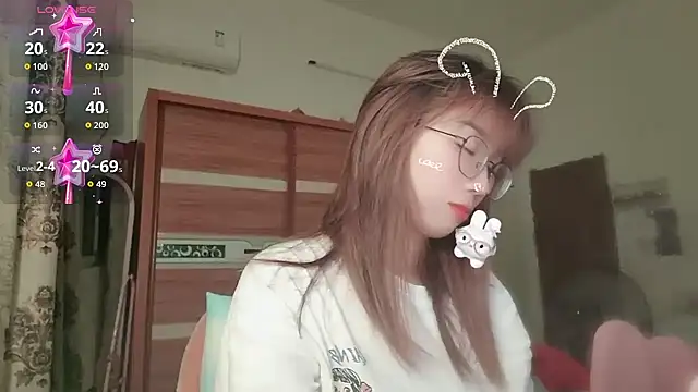 Lili 666 online show from May 13, 4:57 pm