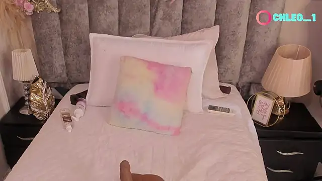 Chleo   online show from March 31, 2:06 pm