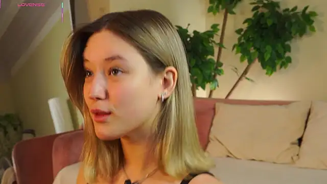 JessRosen online show from February 26, 3:38 am