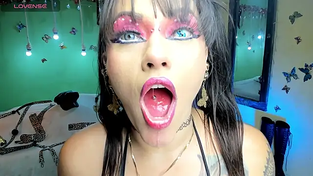 angelina james  online show from May 13, 8:47 pm