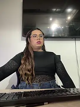 Tom Silver   online show from May 30, 7:06 am