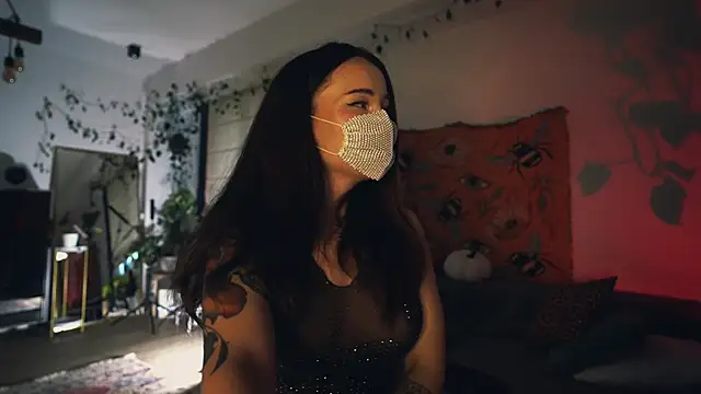 Leona Mell online show from October 8, 1:32 am