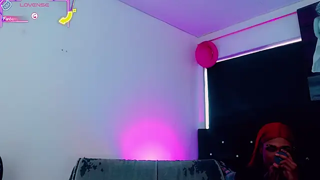 Kendall hornyy online show from May 20, 7:33 pm