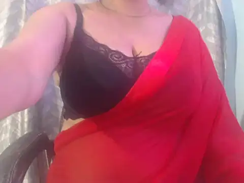 cute-priy online show from October 9, 5:44 am