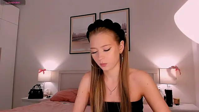diana nier online show from May 27, 8:06 pm