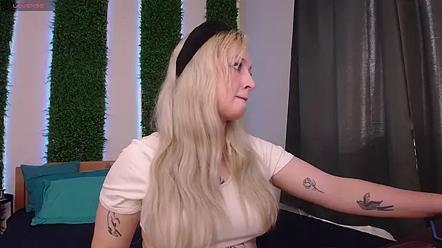 Nicole  Aniston  online show from September 26, 12:03 pm