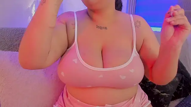 dayan silva  online show from July 3, 3:56 am