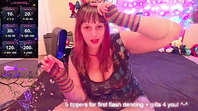 BabyZelda online show from April 3, 5:49 am