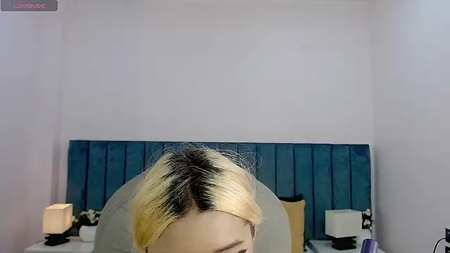 april bunnyy online show from March 3, 9:10 pm