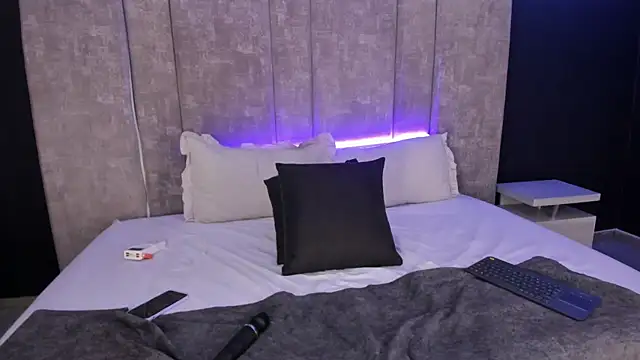 Larabrooks online show from May 14, 8:03 pm