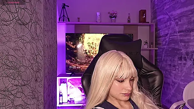 Melany Luv online show from February 25, 1:15 am