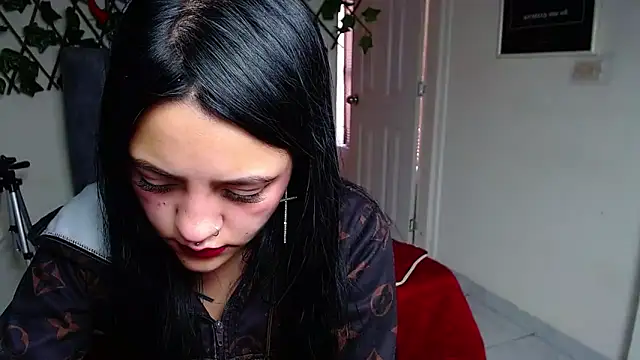 Violettasquirt online show from May 26, 2:05 pm