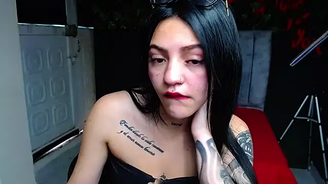 Violettasquirt online show from May 13, 4:35 pm