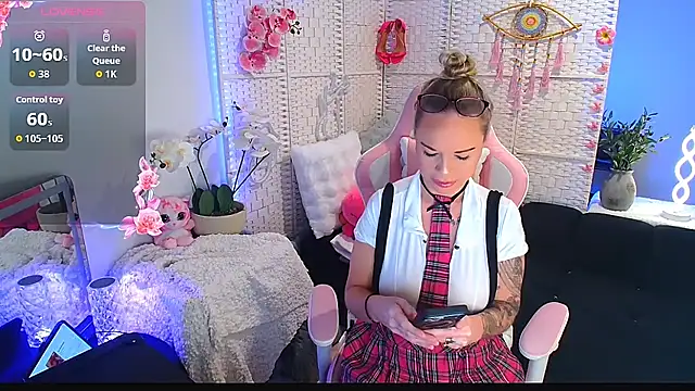 EllieKarrX online show from November 12, 9:35 pm