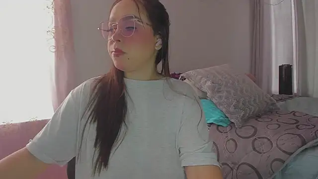 HARLEYNAPIER online show from April 27, 7:44 pm
