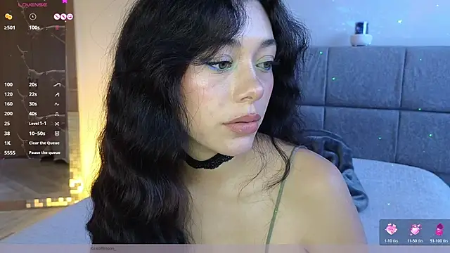 Soffimoon  online show from May 14, 10:15 pm