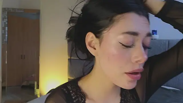 Soffimoon  online show from February 6, 8:45 pm