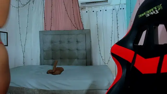 valentina 0  online show from October 28, 3:23 am