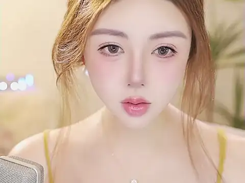 Qiaoqiao  online show from May 18, 4:13 pm