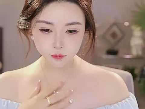 Qiaoqiao  online show from January 8, 4:22 pm