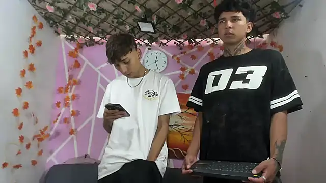 Fresahot2005 online show from November 3, 3:05 pm