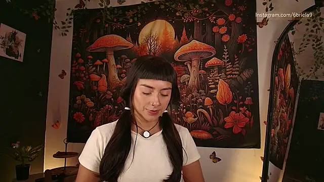 6Briela9  online show from May 17, 4:44 am