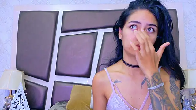 NicoleEsposito online show from May 7, 12:31 pm