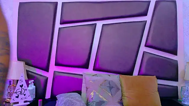 NicoleEsposito online show from May 19, 12:56 pm