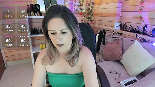 Victoria collins 1 online show from May 24, 11:20 am