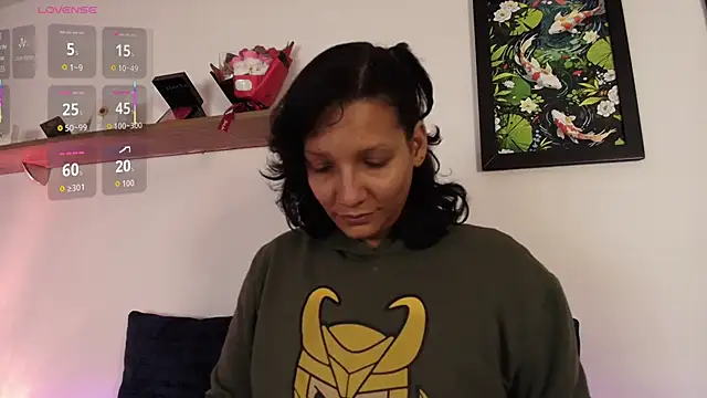 Elliee  online show from May 9, 2:41 pm