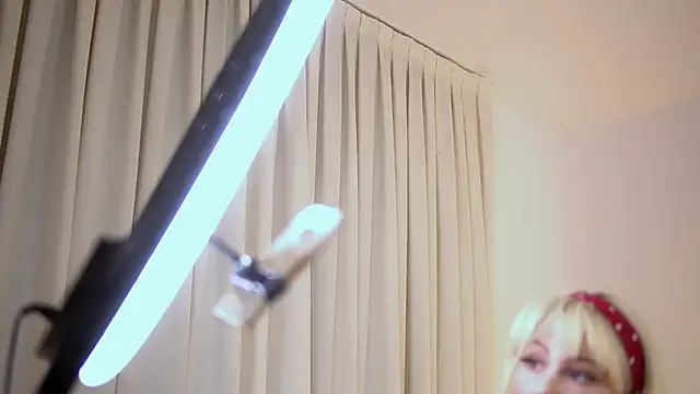 AdelineKing online show from May 13, 1:44 am