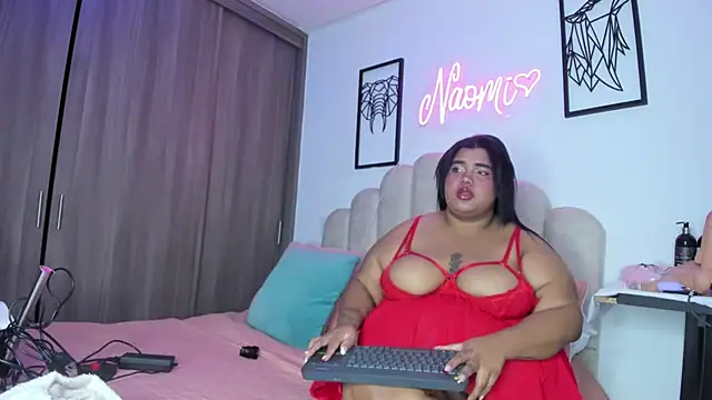 NaomiAsha online show from May 6, 12:42 pm