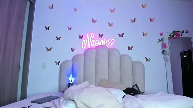 NaomiAsha online show from November 10, 1:44 am