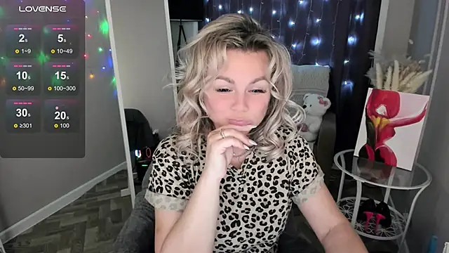 candy queeen online show from May 10, 10:12 pm
