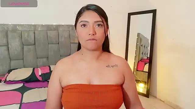 DIANEE 01 online show from May 19, 11:34 pm