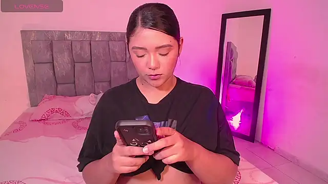 DIANEE 01 online show from December 19, 12:48 am