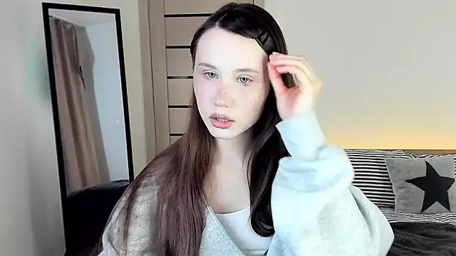 Stella Sunny online show from March 5, 4:14 pm