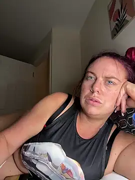 redxxxvixen online show from May 20, 11:46 pm