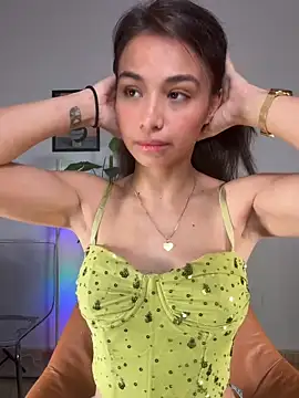 Adriennesexxx online show from May 21, 1:09 pm