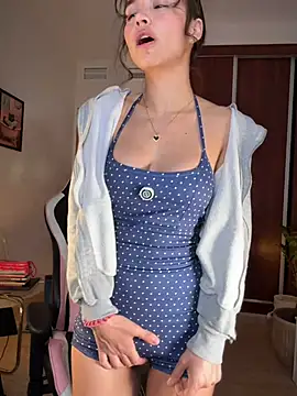 Adriennesexxx online show from March 25, 6:11 pm